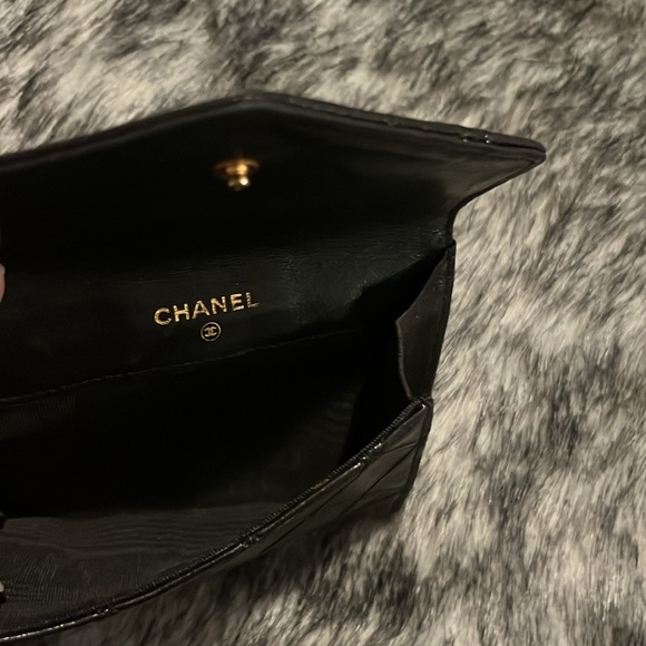 CHANEL QUILTED DOUBLE SNAP WALLET - Picture 6 of 16
